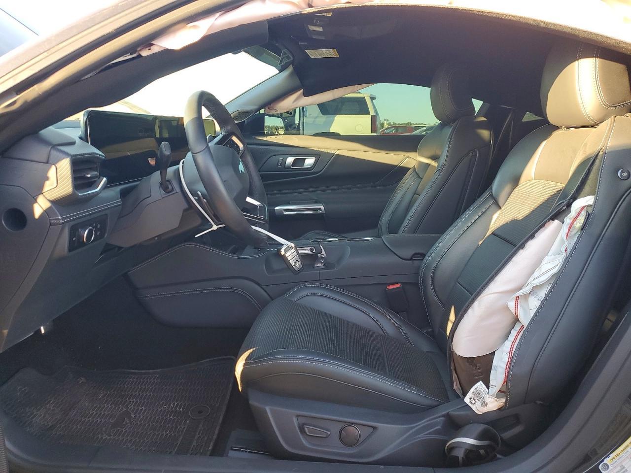 2024 Ford Mustang Gt - zdjęcie 7