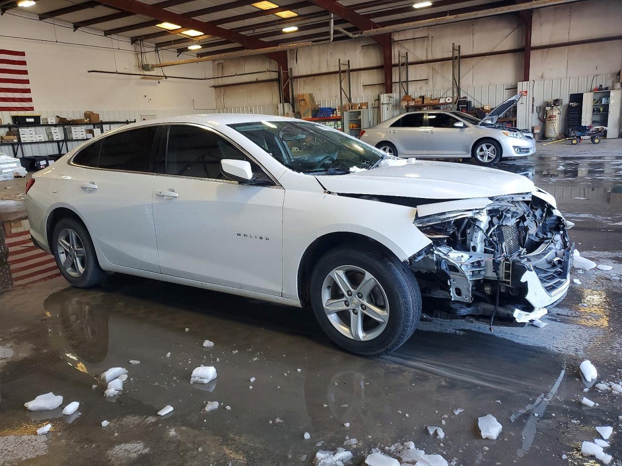 2020 Chevrolet Malibu Ls - zdjęcie 4