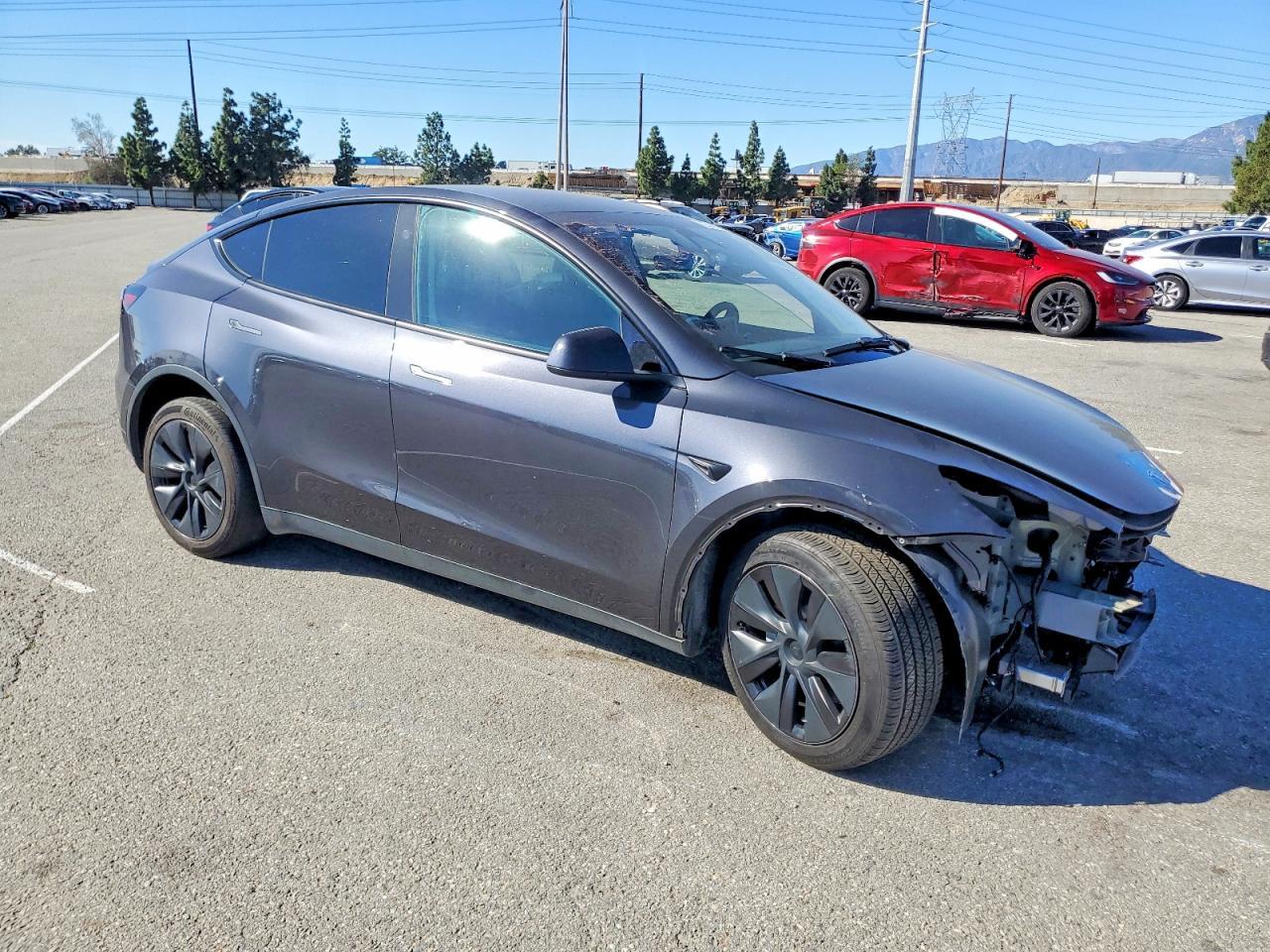 2024 Tesla Model Y - zdjęcie 4