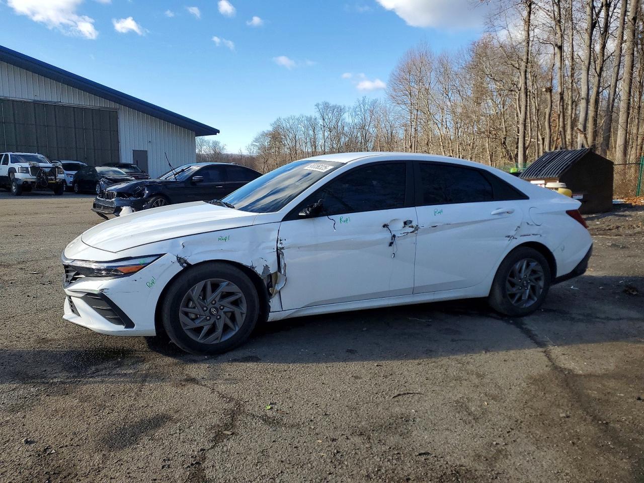 2024 Hyundai Elantra Sel - zdjęcie główne