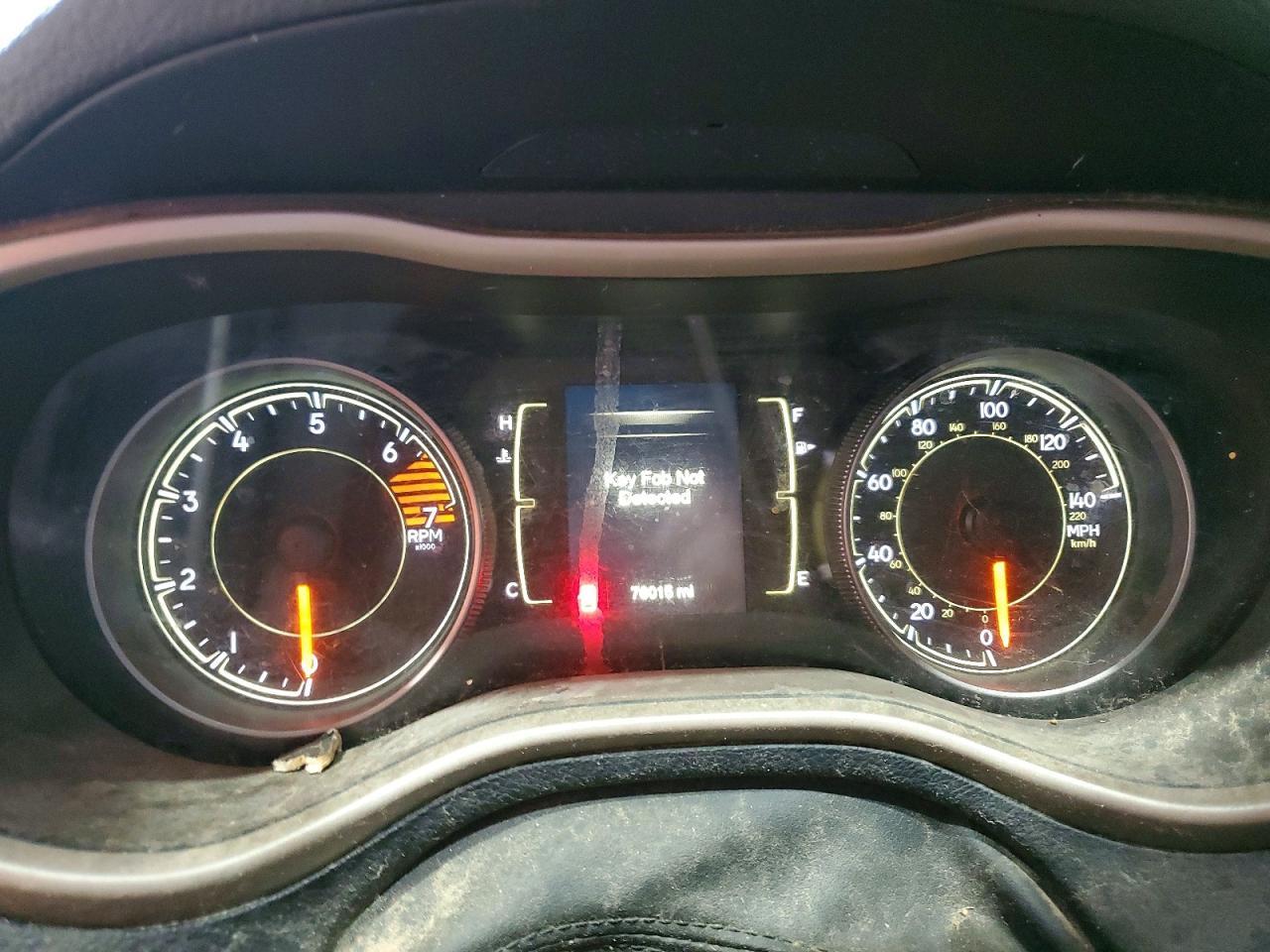 2016 Jeep Cherokee Latitude - zdjęcie 9