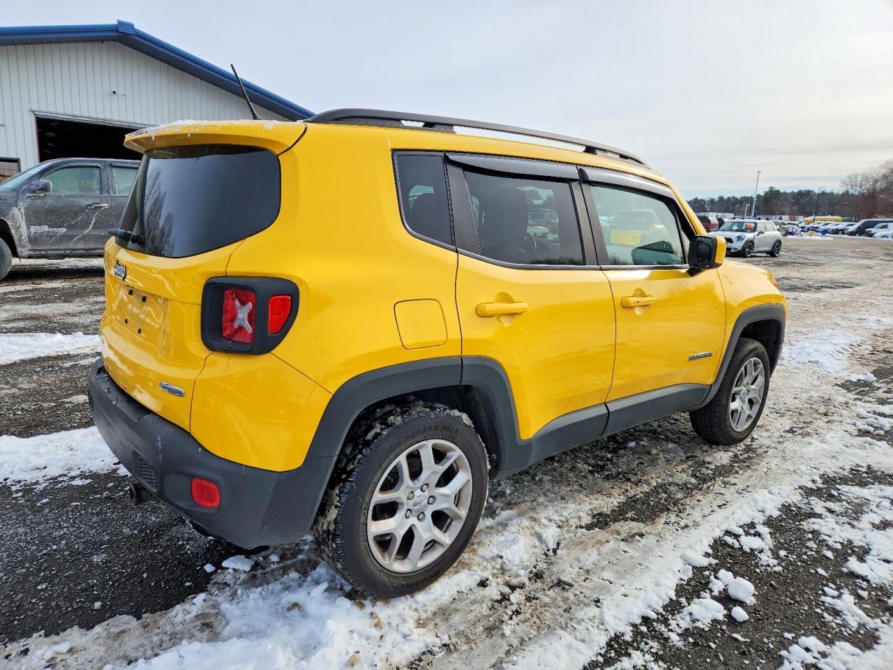 2016 Jeep Renegade Latitude - zdjęcie 3
