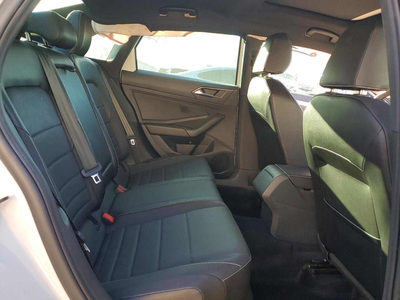 2023 Volkswagen Jetta - zdjęcie 10