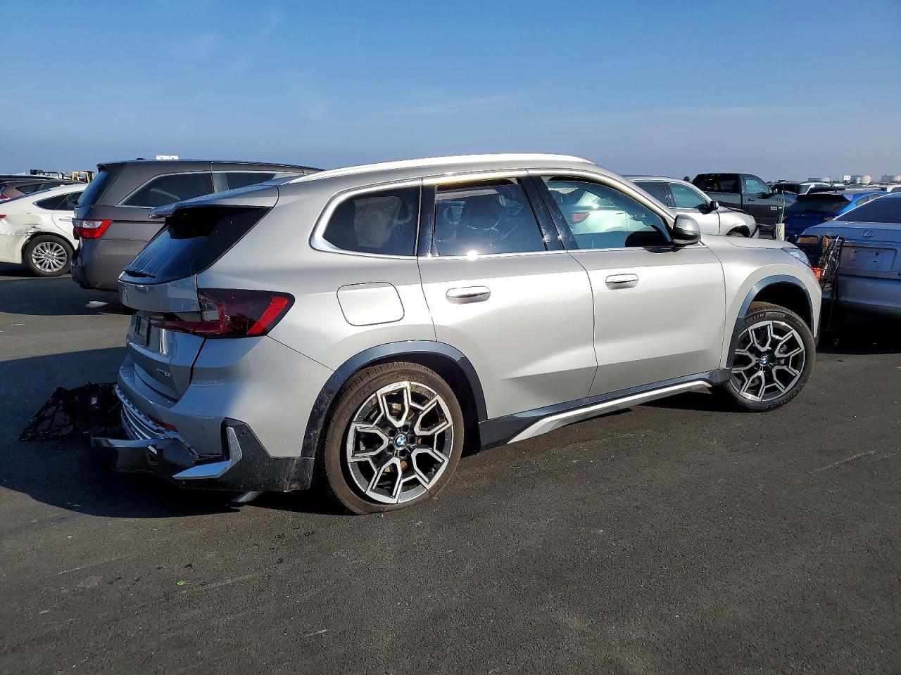 2025 BMW X1 xDrive28I - zdjęcie 3