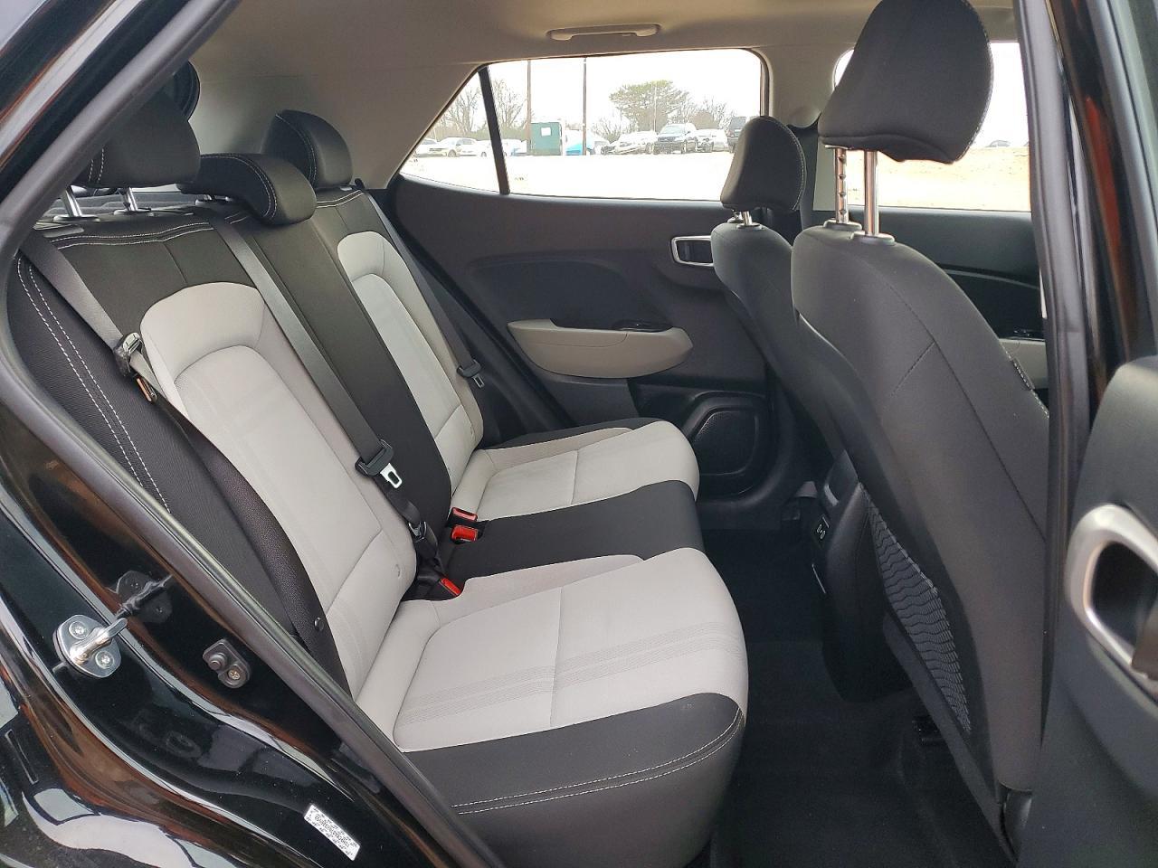 2024 Hyundai Venue Sel - zdjęcie 11