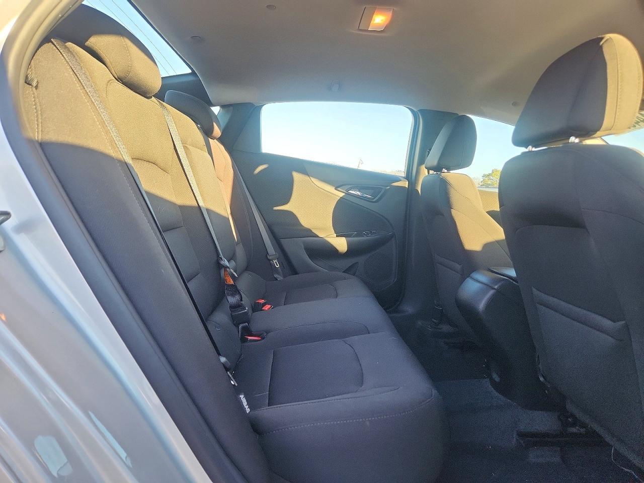 2018 Chevrolet Malibu Ls - zdjęcie 10