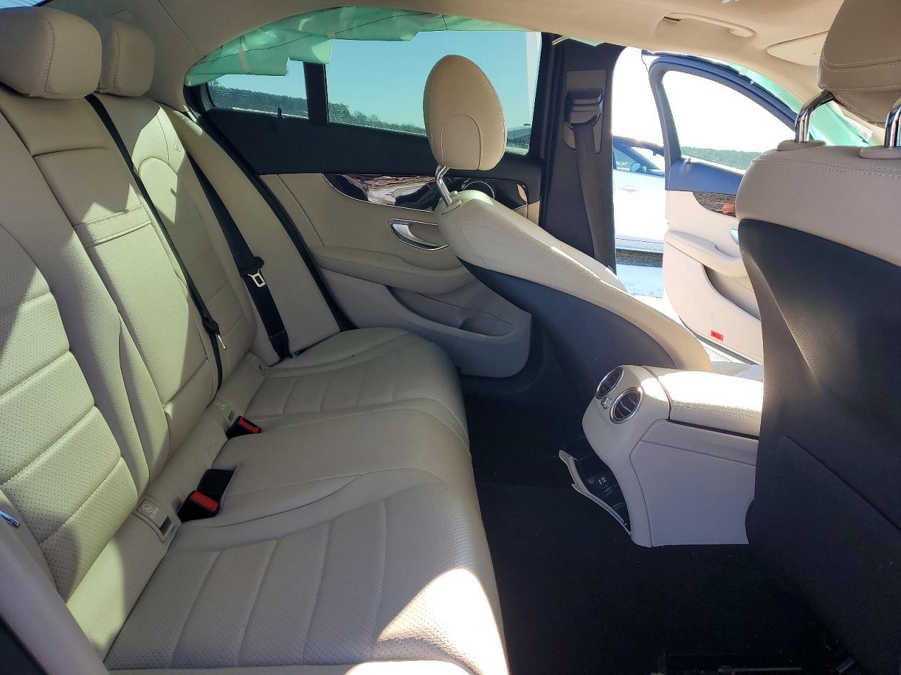 2017 Mercedes-Benz C 300 - zdjęcie 10