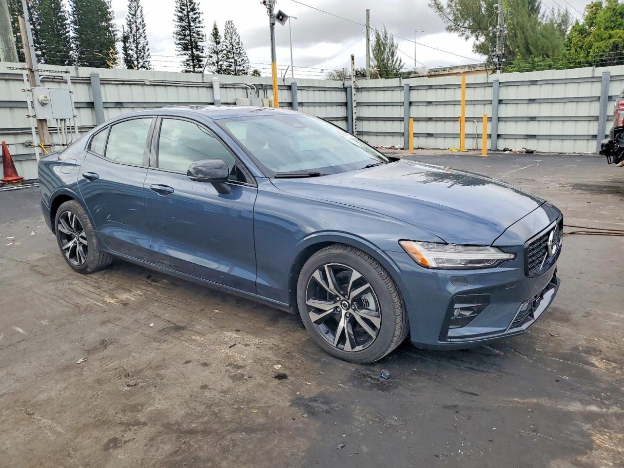 Volvo S60 - zdjęcie 4