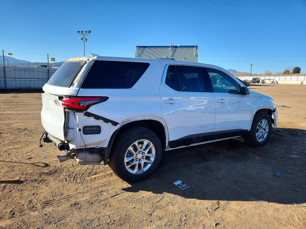 2023 Chevrolet Traverse Ls - zdjęcie 3