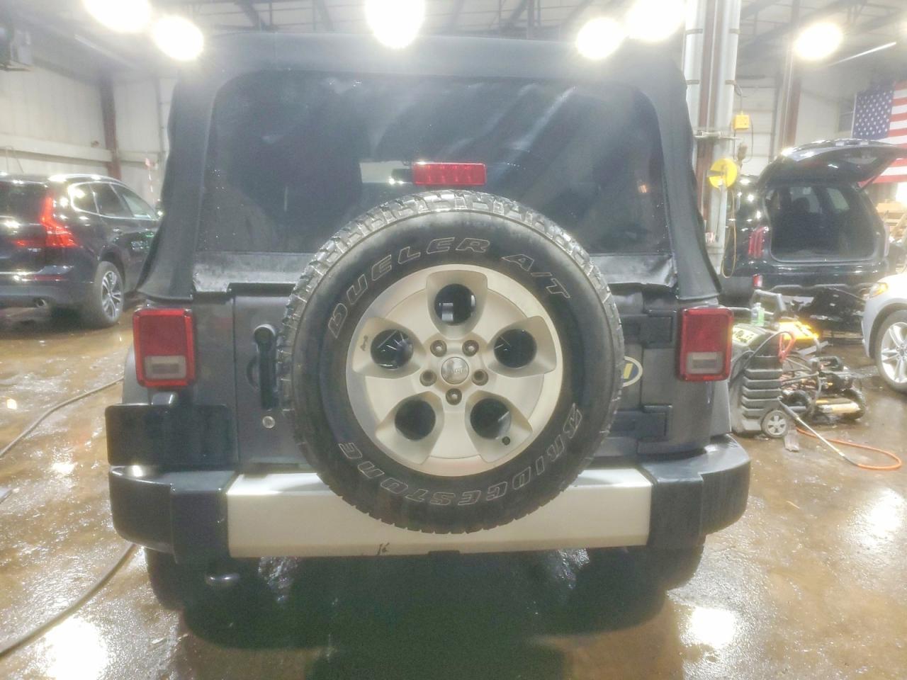 2014 Jeep Wrangler Unlimited Sahara - zdjęcie 6
