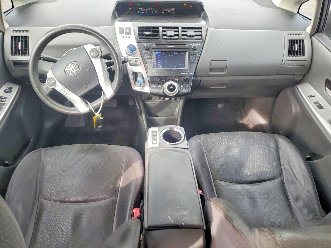 2014 Toyota Prius V - zdjęcie 8