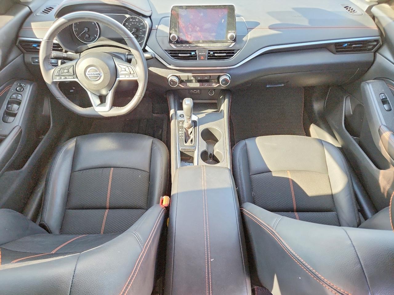 2022 Nissan Altima Sr - zdjęcie 8