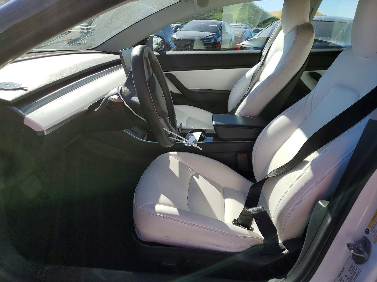 2020 Tesla Model 3 - zdjęcie 7