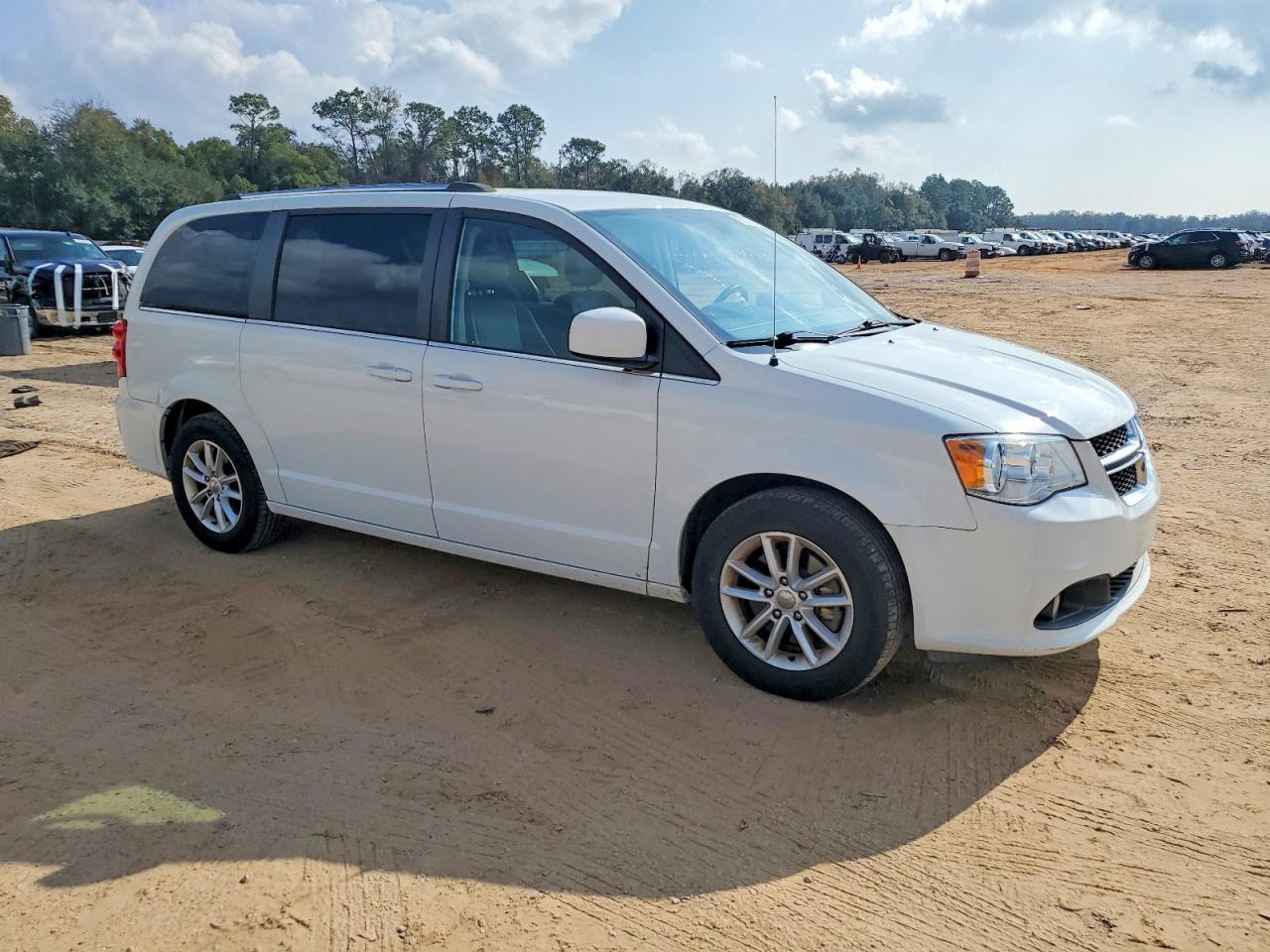 2019 Dodge Grand Caravan Sxt - zdjęcie 4