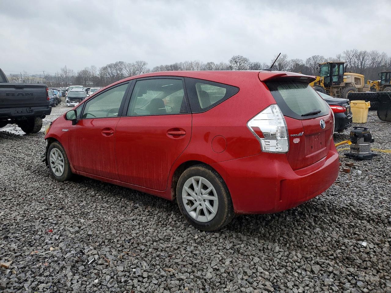 2013 Toyota Prius V - zdjęcie 2