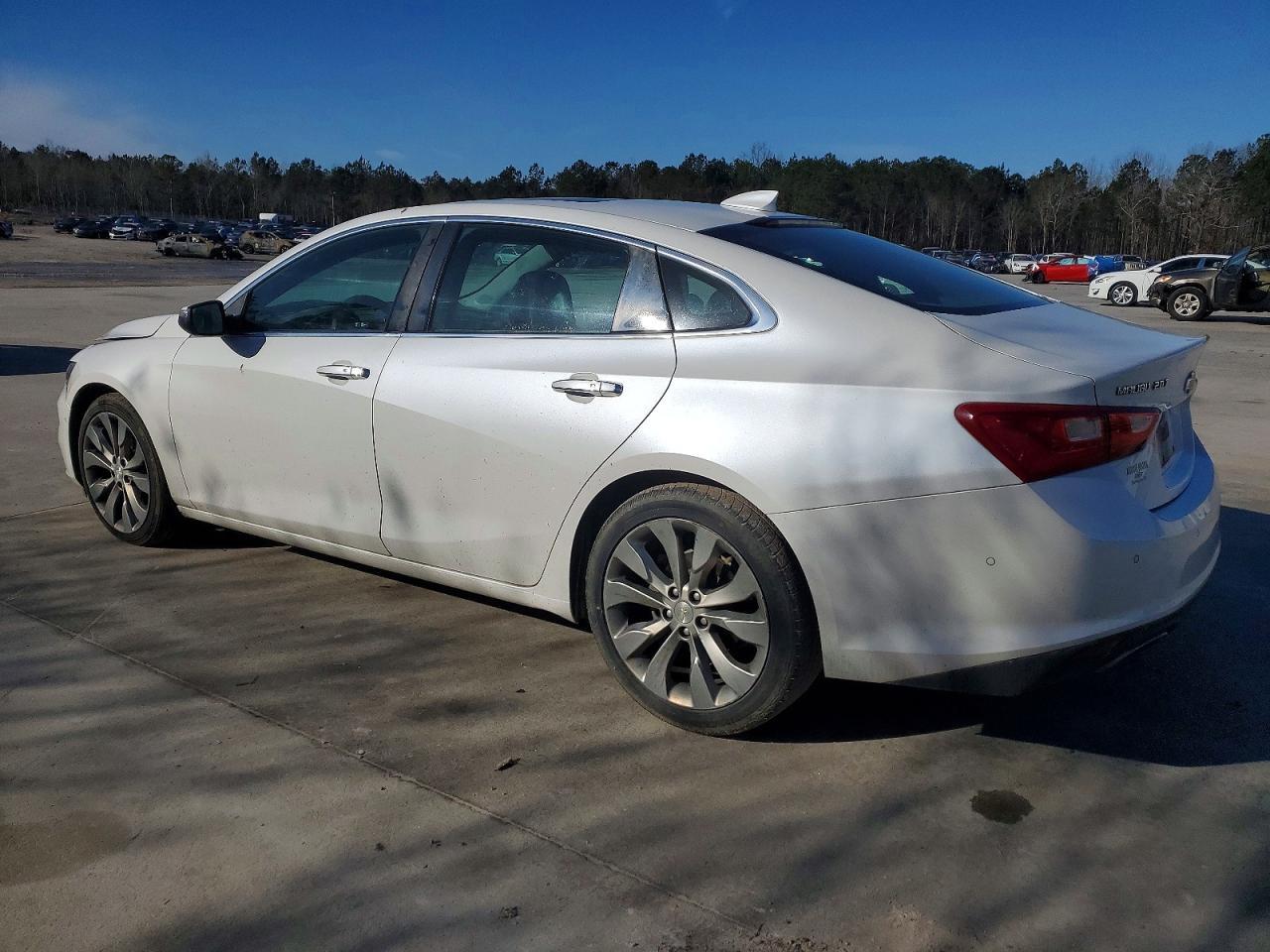 2017 Chevrolet Malibu Premier - zdjęcie 2