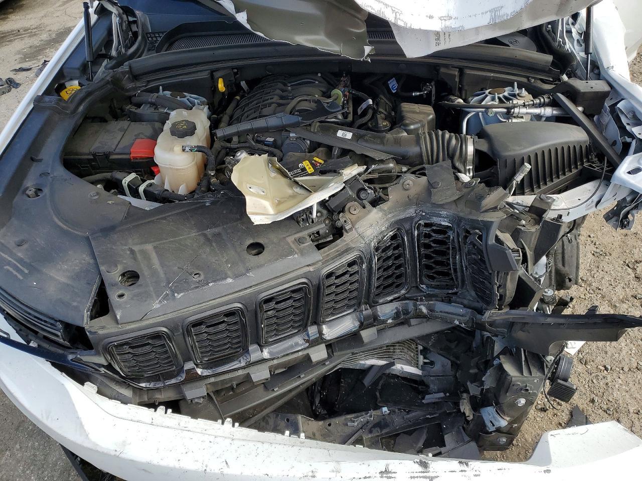 2025 Jeep Grand Cherokee Laredo - zdjęcie 12