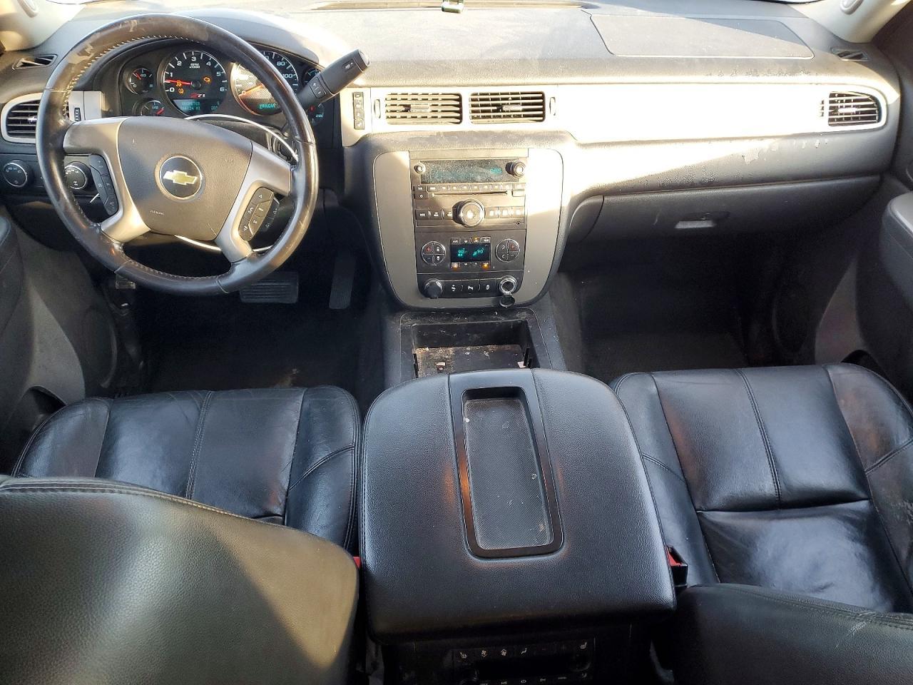 2014 Chevrolet Suburban K1500 Lt - zdjęcie 8