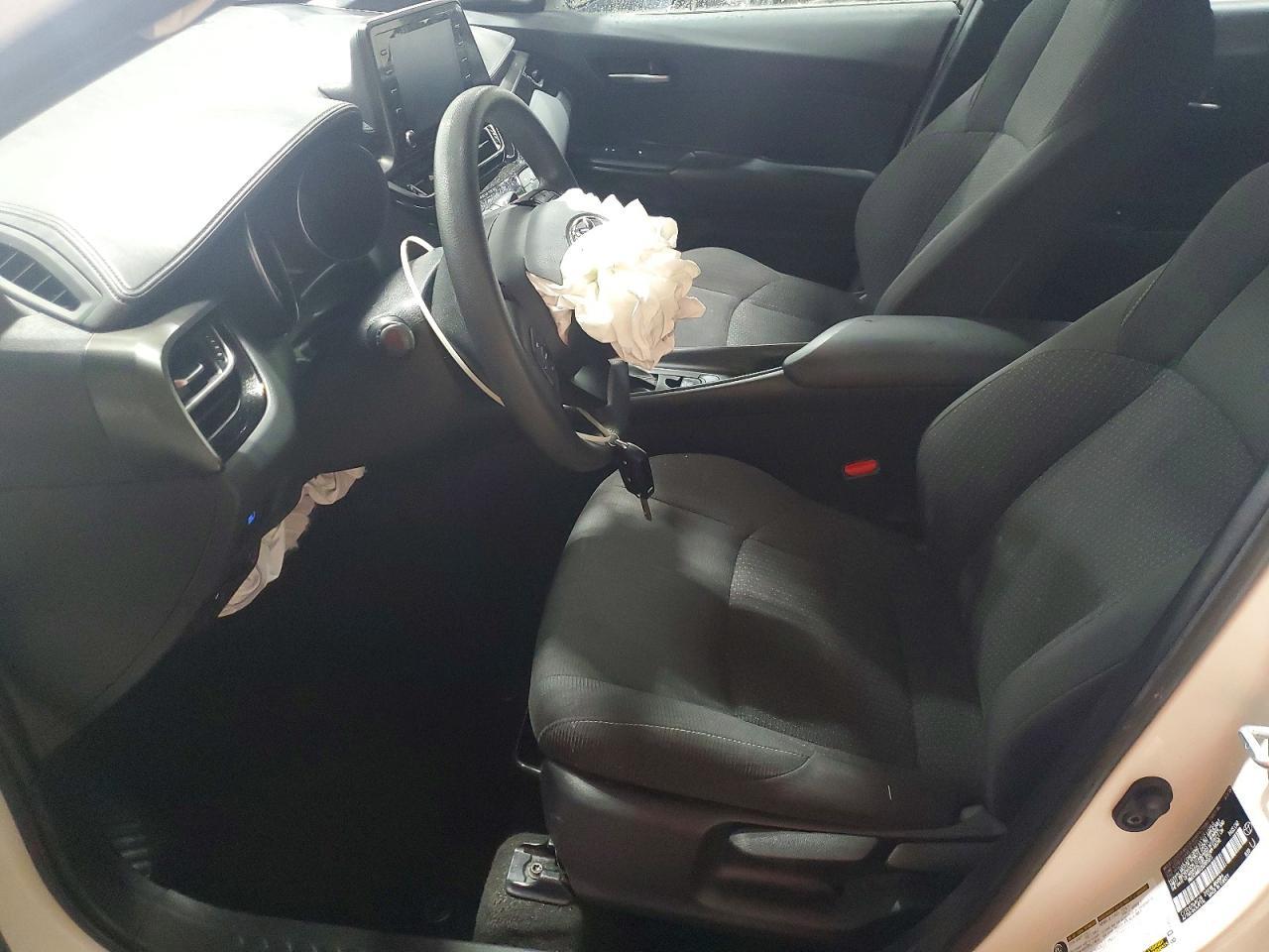 2019 Toyota C-Hr Le - zdjęcie 7