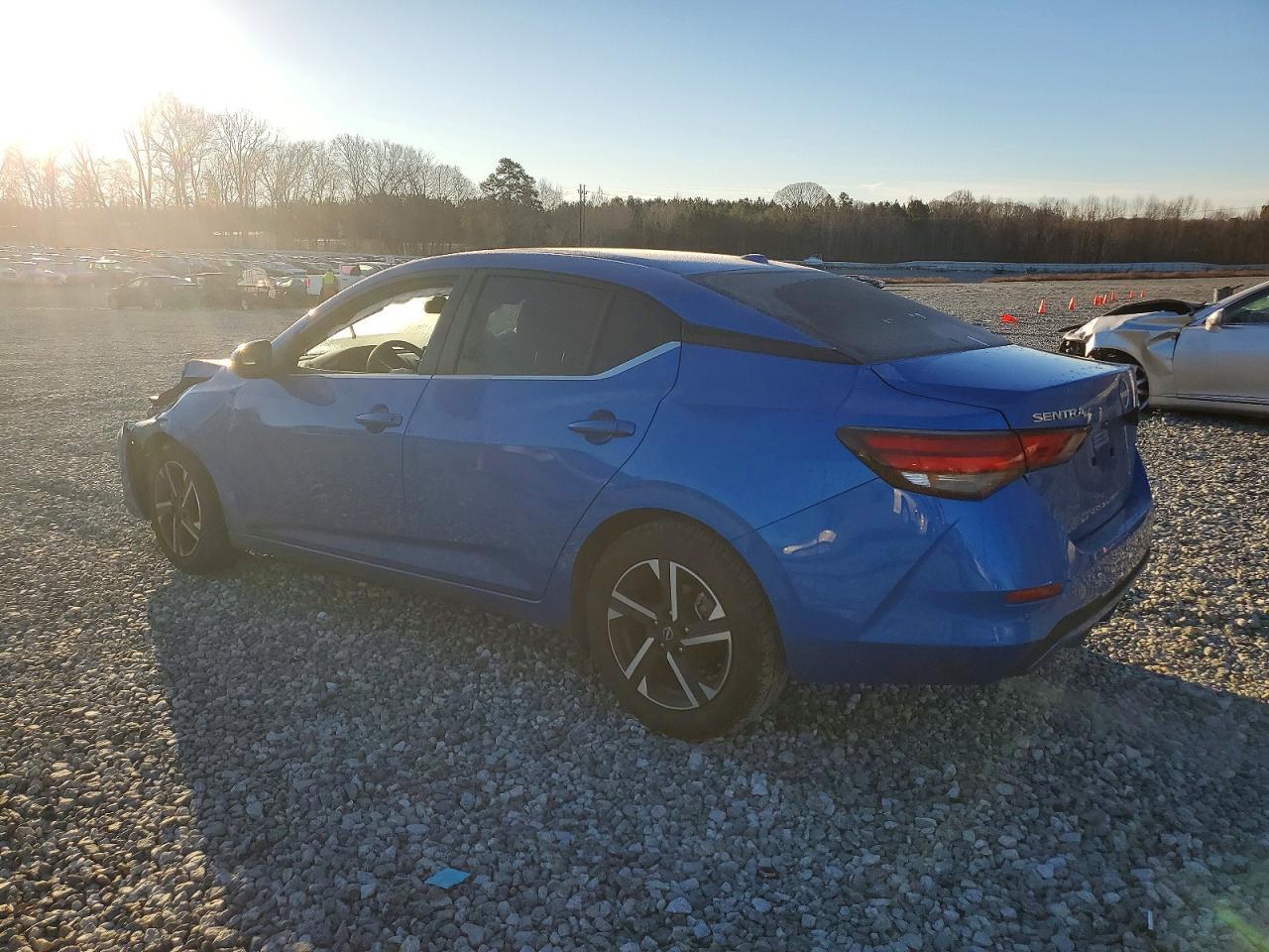 2024 Nissan Sentra Sv - zdjęcie 2