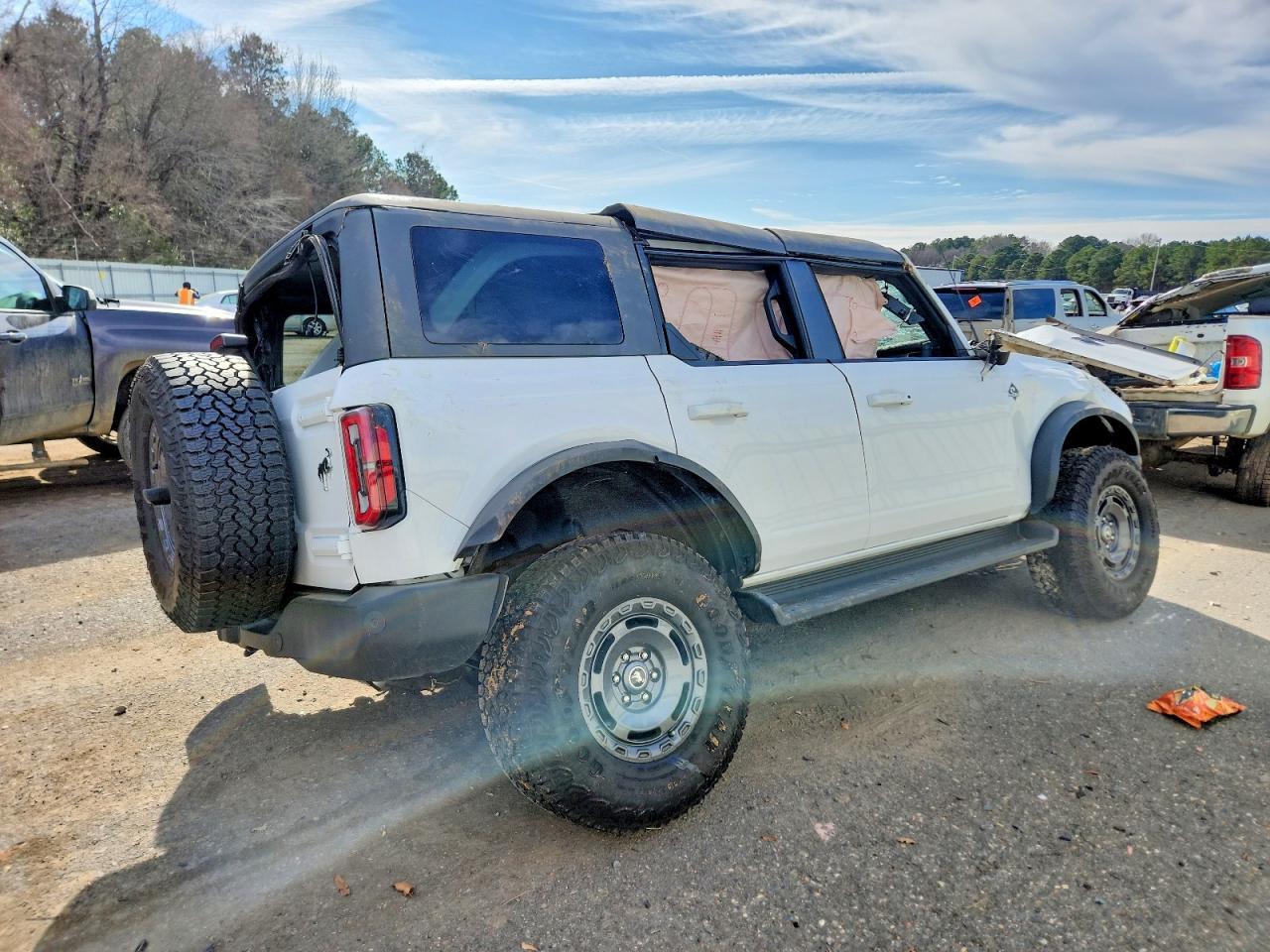 2025 Ford Bronco Outer Banks - zdjęcie 3