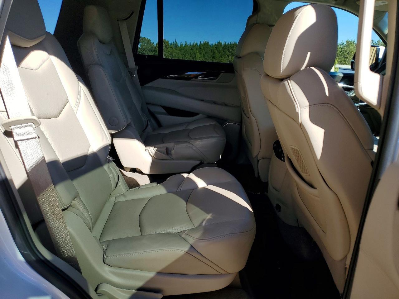 2018 Cadillac Escalade Luxury - zdjęcie 11