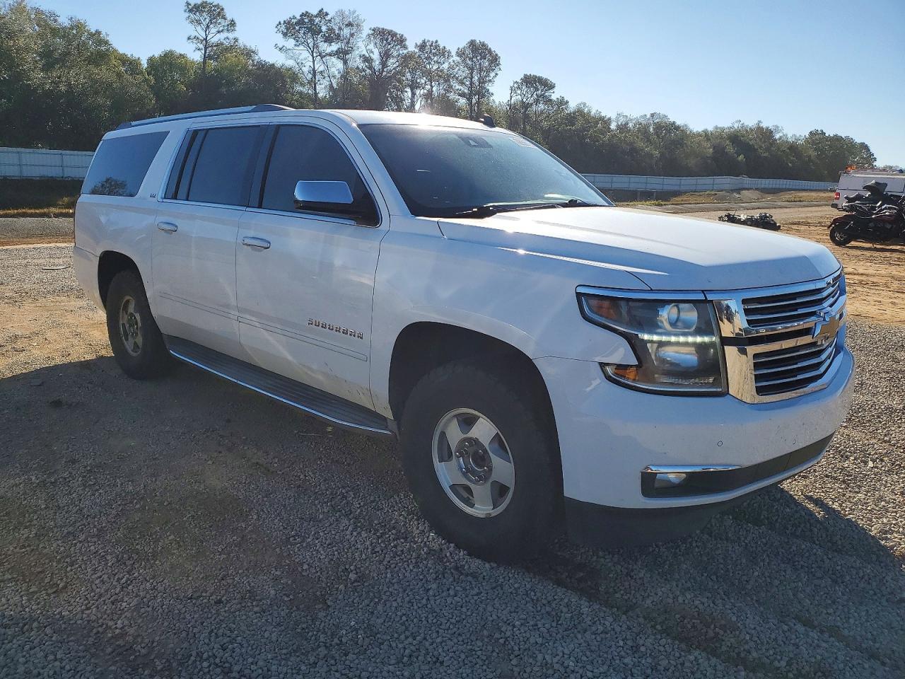 2015 Chevrolet Suburban C1500 Ltz - zdjęcie 4