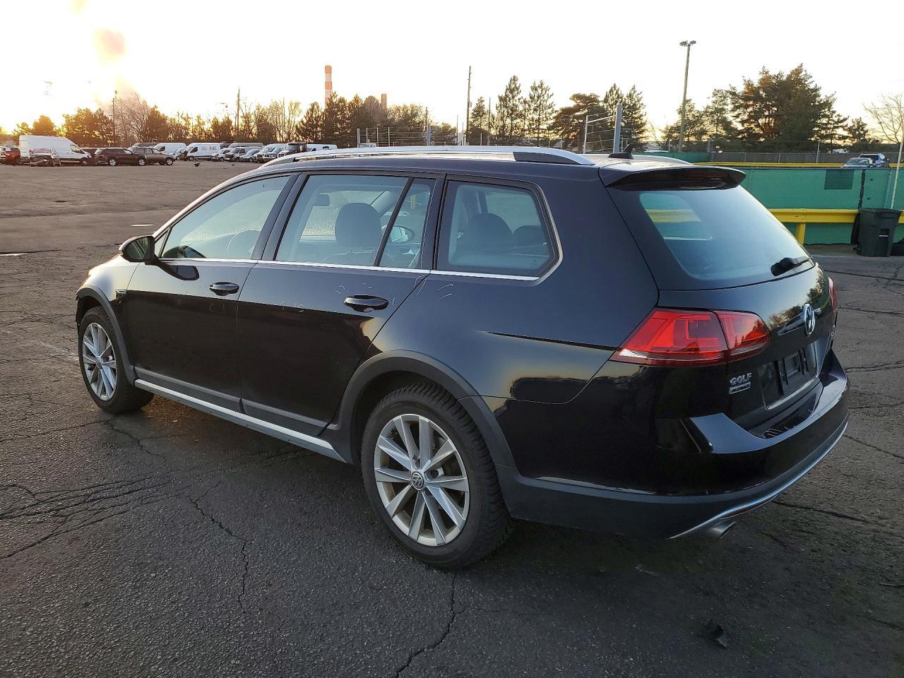 2017 Volkswagen Golf Alltrack S - zdjęcie 2