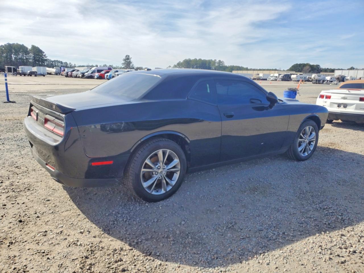 2021 Dodge Challenger - zdjęcie 3