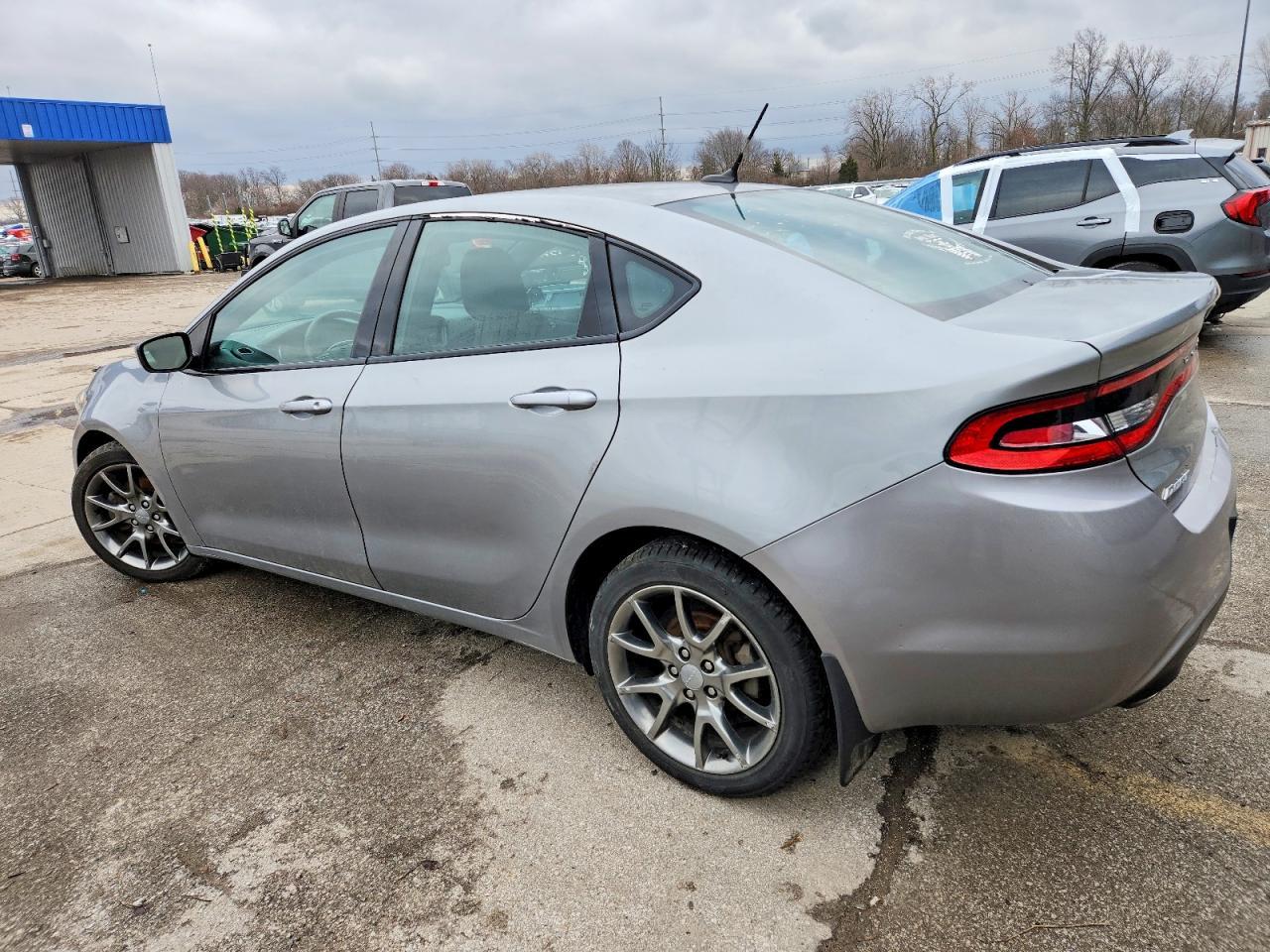 2015 Dodge Dart Sxt - zdjęcie 2