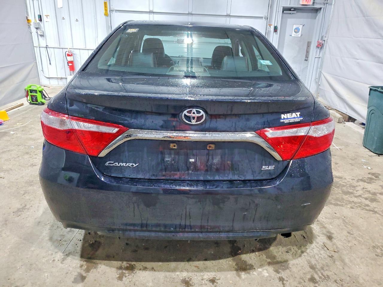 2015 Toyota Camry Le - zdjęcie 6