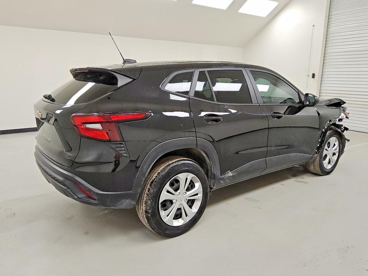 2025 Chevrolet Trax Ls - zdjęcie 3