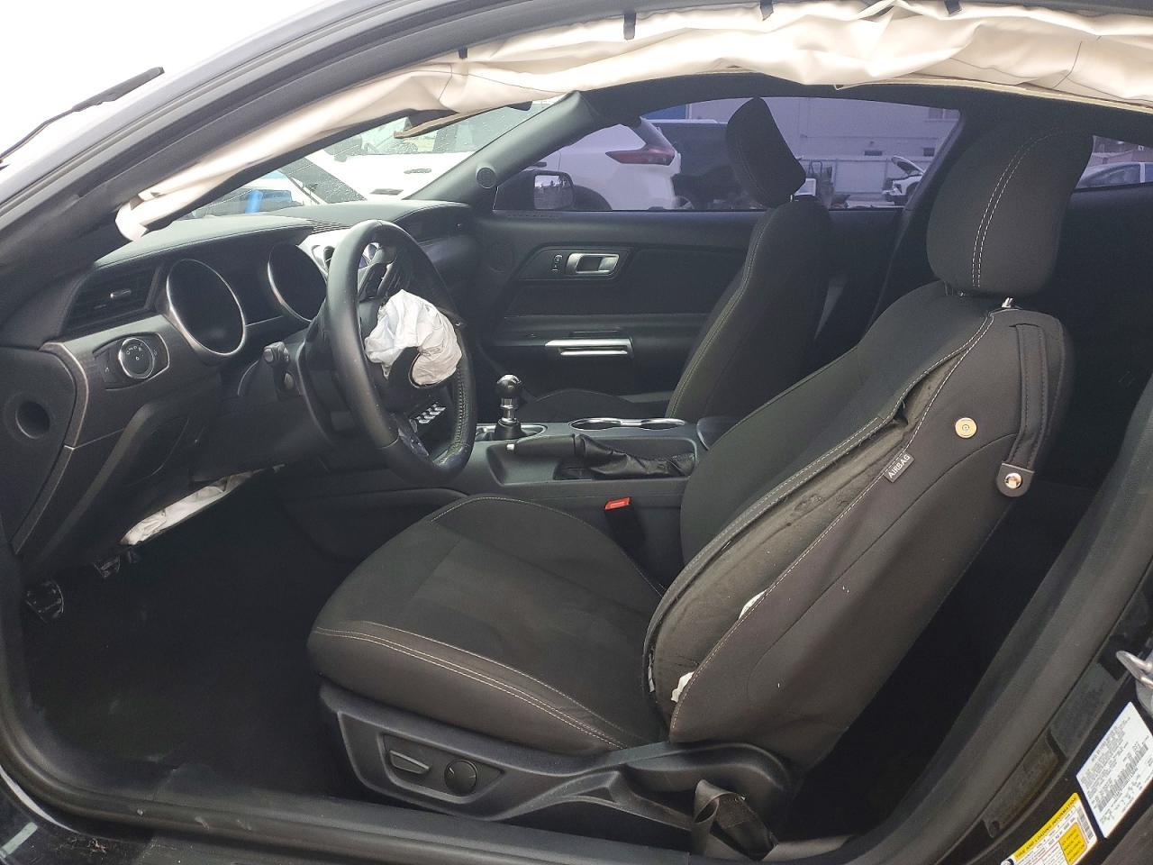 2021 Ford Mustang - zdjęcie 7