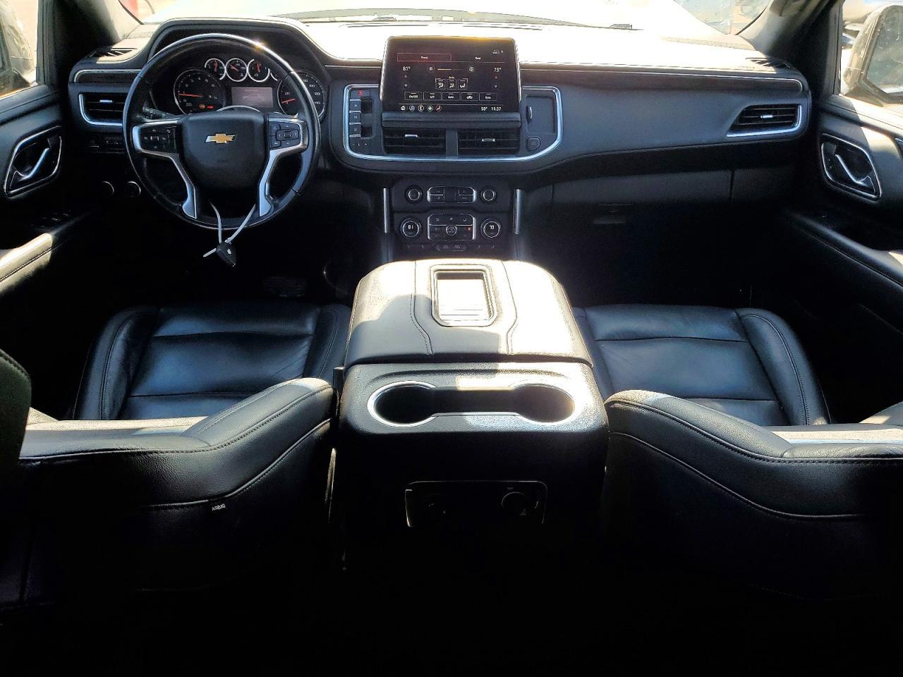 2021 Chevrolet Suburban C1500 Lt - zdjęcie 8