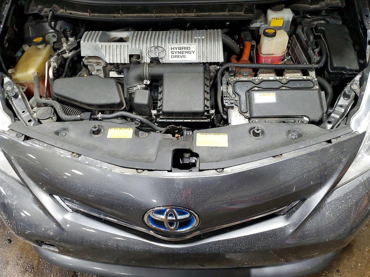 2013 Toyota Prius V - zdjęcie 11