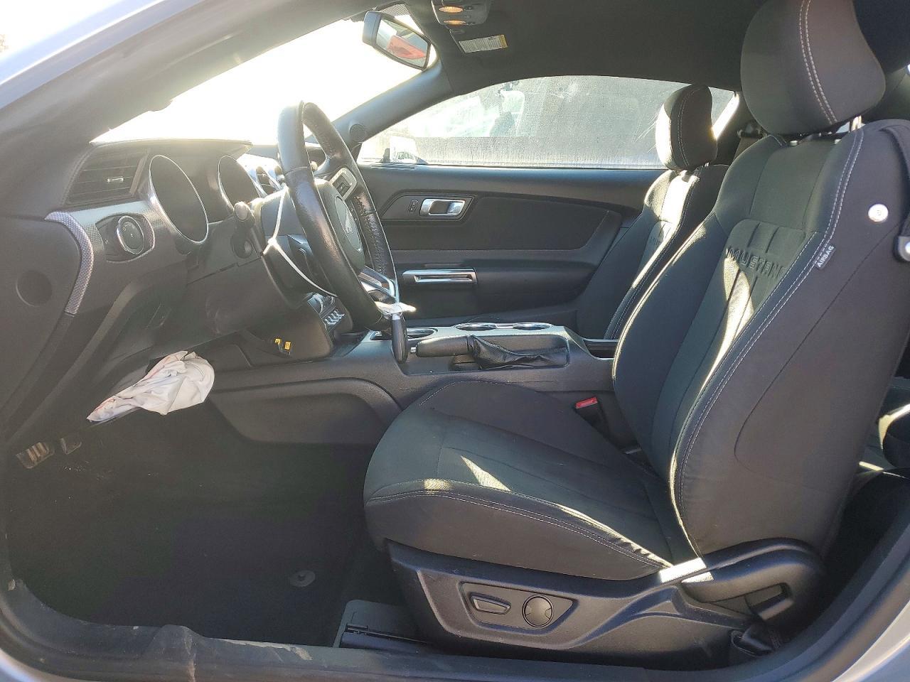 2020 Ford Mustang - zdjęcie 7