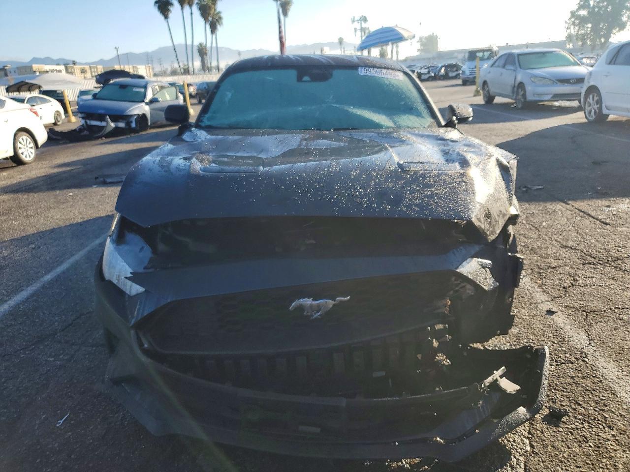 2022 Ford Mustang - zdjęcie 5