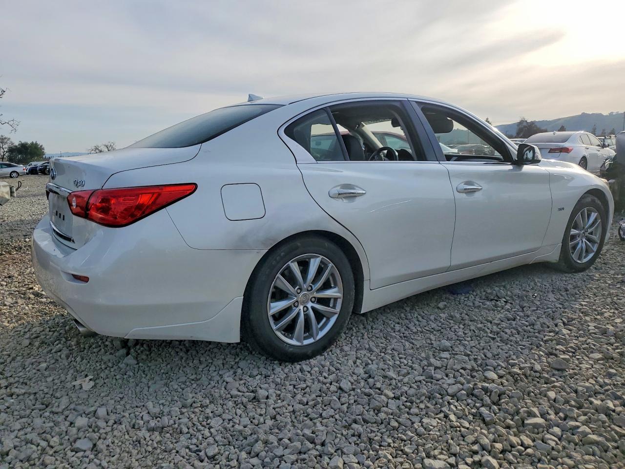 2017 Infiniti Q50 Premium - zdjęcie 3