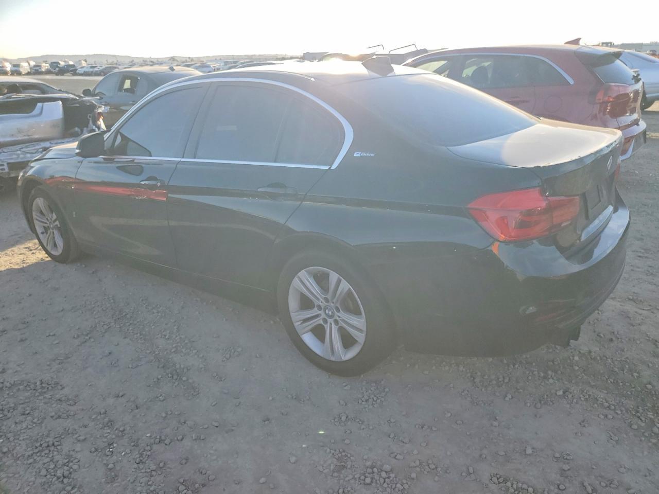 2017 BMW 330E - zdjęcie 2