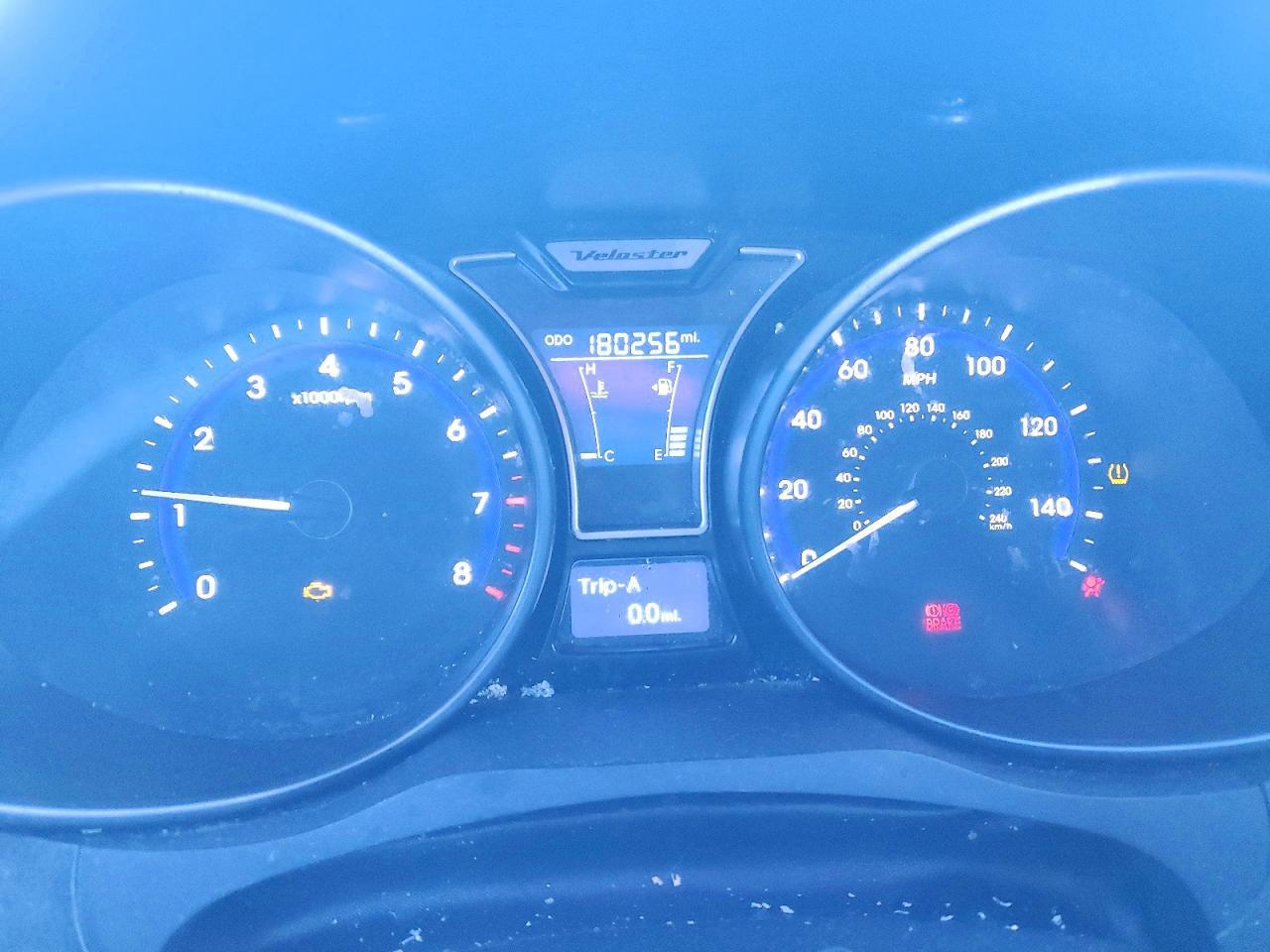 2014 Hyundai Veloster Turbo - zdjęcie 9