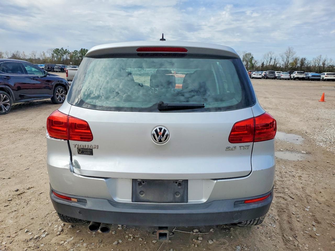 2014 Volkswagen Tiguan S - zdjęcie 6