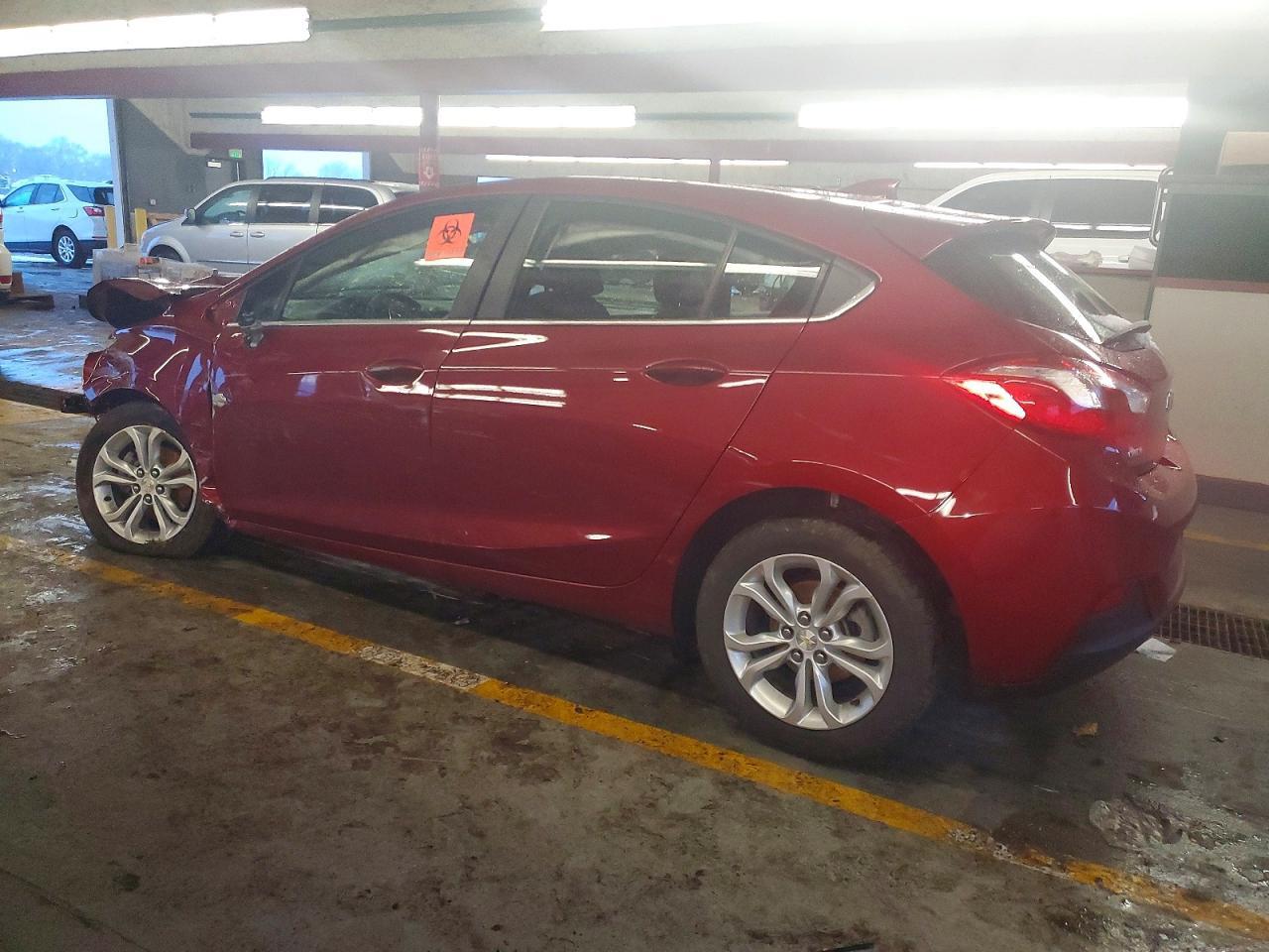 2019 Chevrolet Cruze Lt - zdjęcie 2