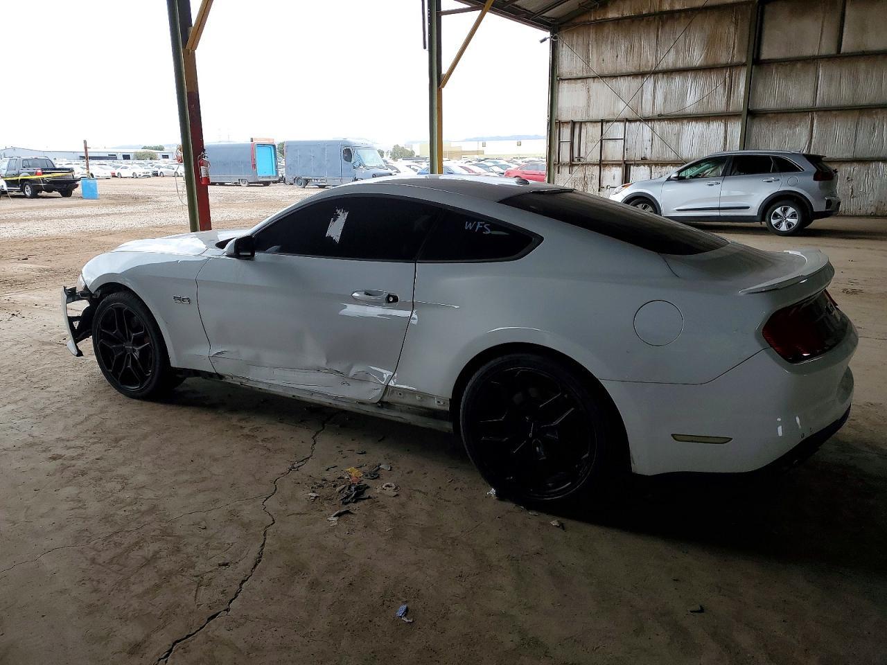 2019 Ford Mustang Gt - zdjęcie 2