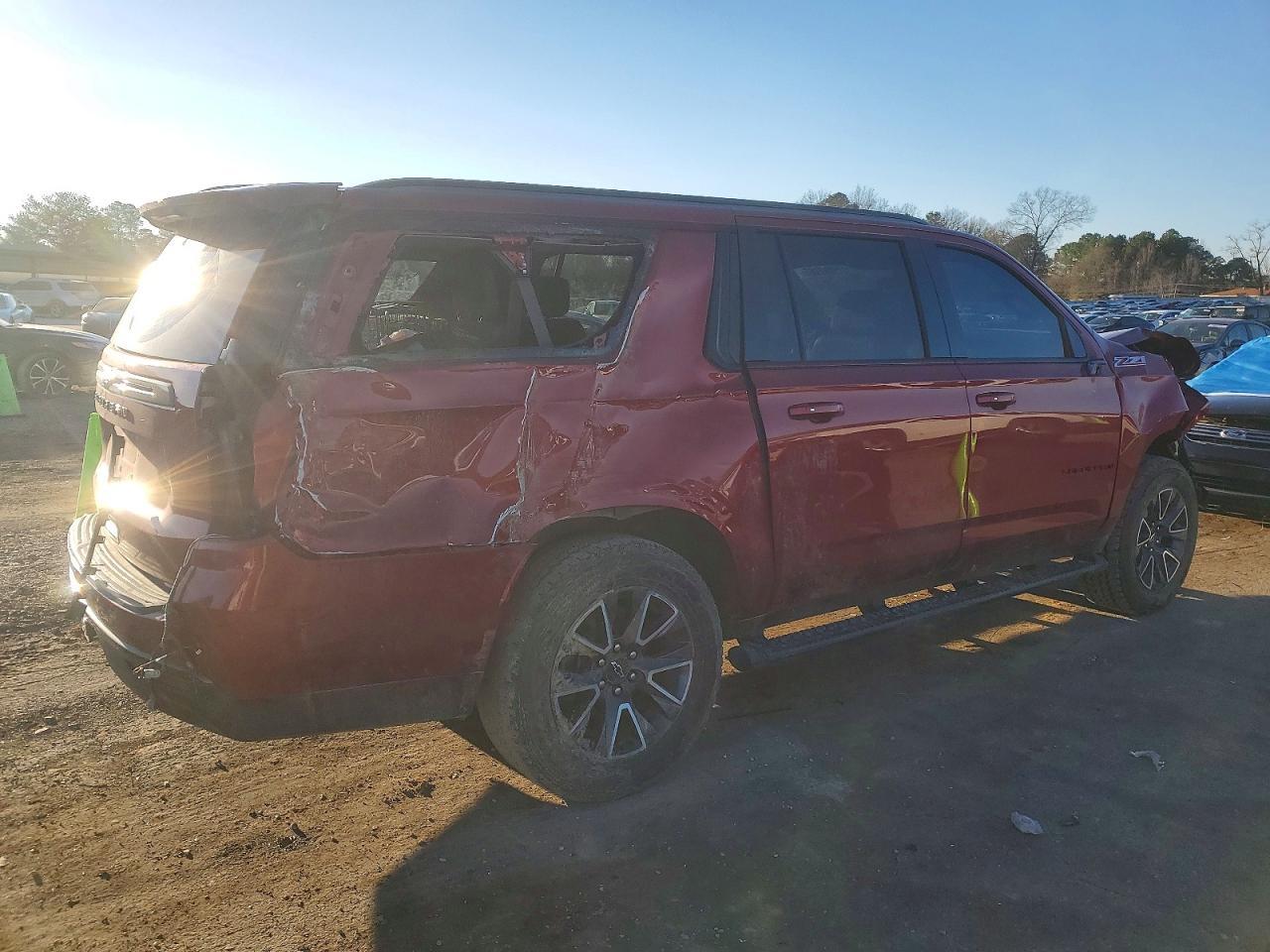 2021 Chevrolet Suburban K1500 Z71 - zdjęcie 3