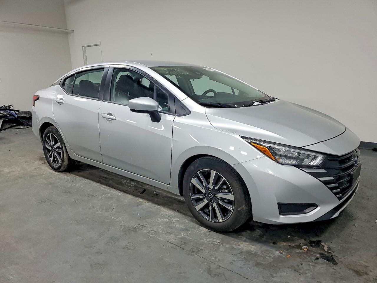 2025 Nissan Versa Sv - zdjęcie 4