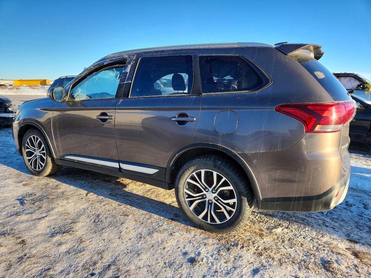 2020 Mitsubishi Outlander Se - zdjęcie 2