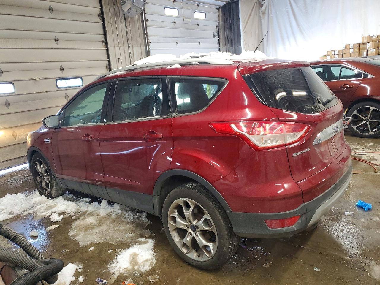 2014 Ford Escape Titanium - zdjęcie 2