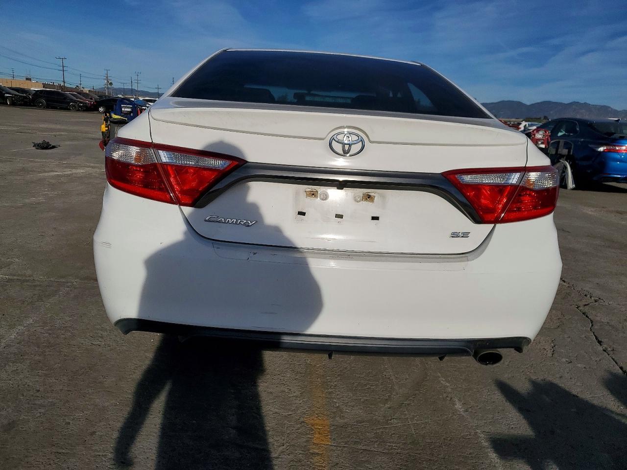 2015 Toyota Camry Le - zdjęcie 6