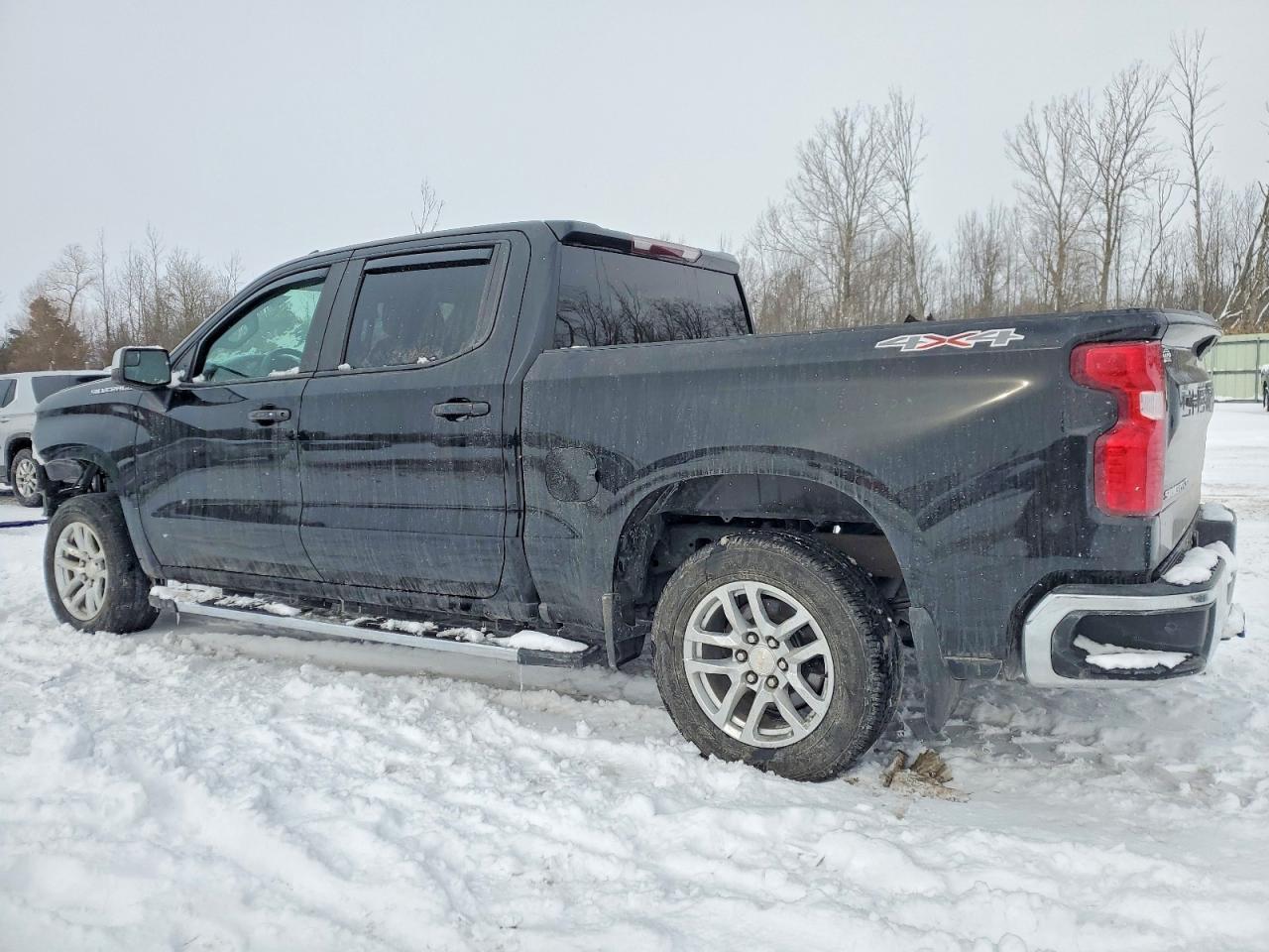 2021 Chevrolet Silverado K1500 Lt - zdjęcie 2