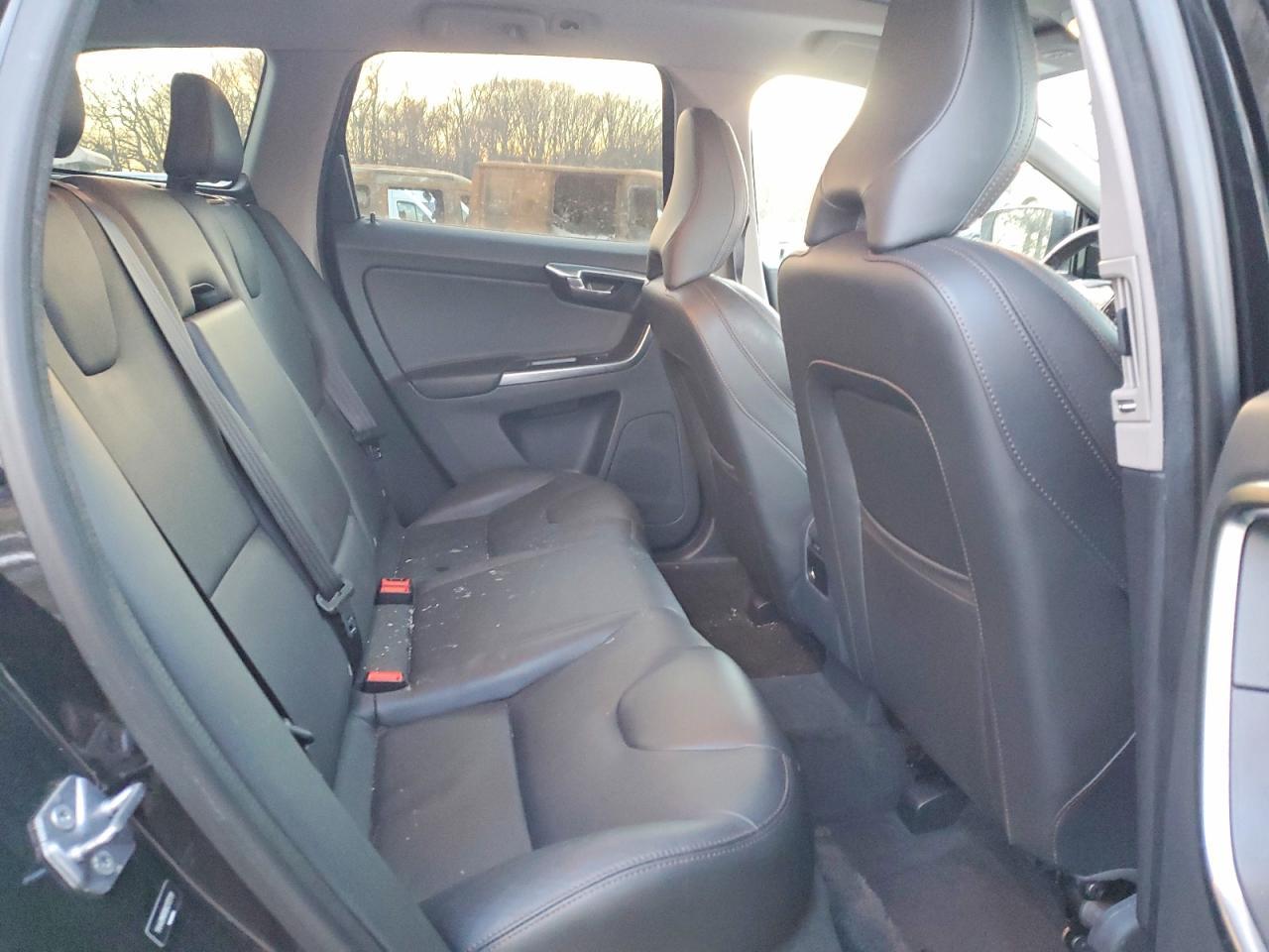 2017 Volvo Xc60 T6 Dynamic - zdjęcie 11